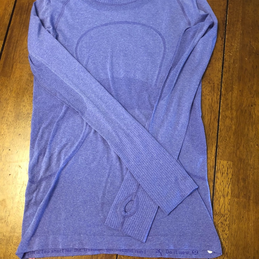 Lululemon run top - great condition